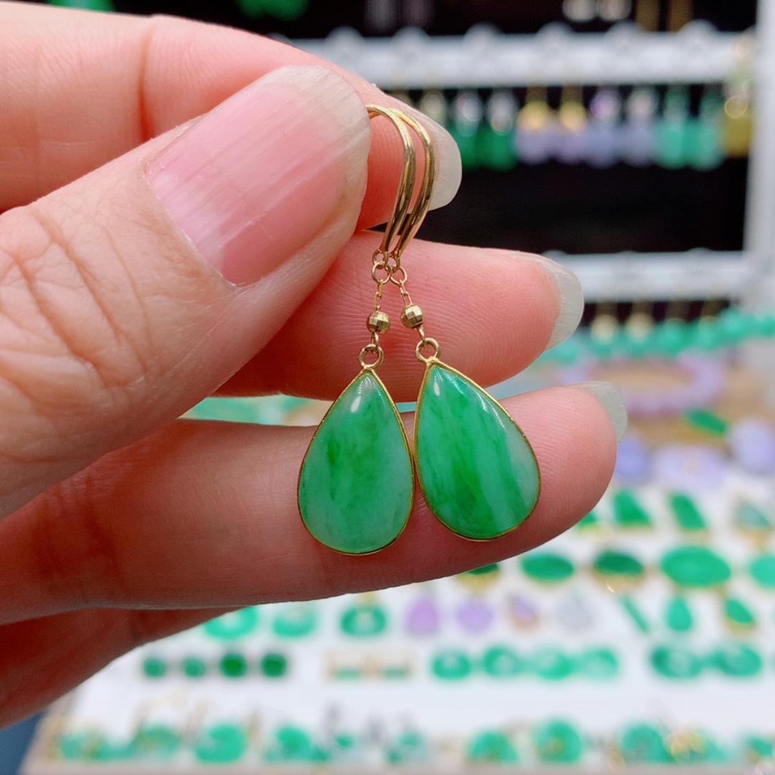 翡翠耳饰18K金镶嵌的