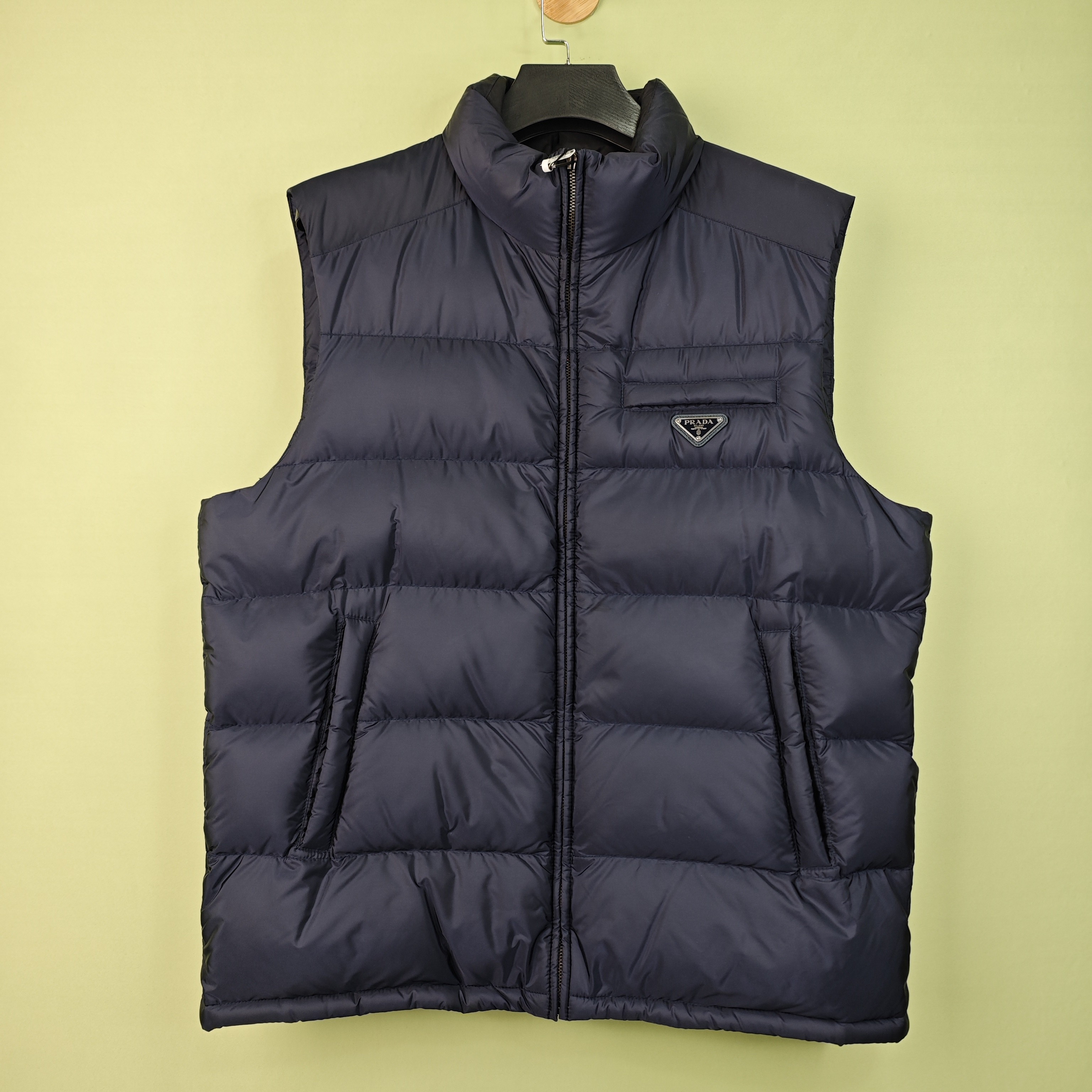 99新 Prada/普拉达 新款三角标藏蓝马甲/58/工价14800/全新闲置