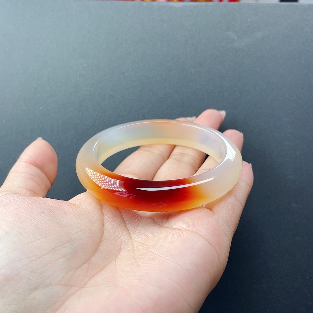 玛瑙/玉髓手镯未镶嵌杨*