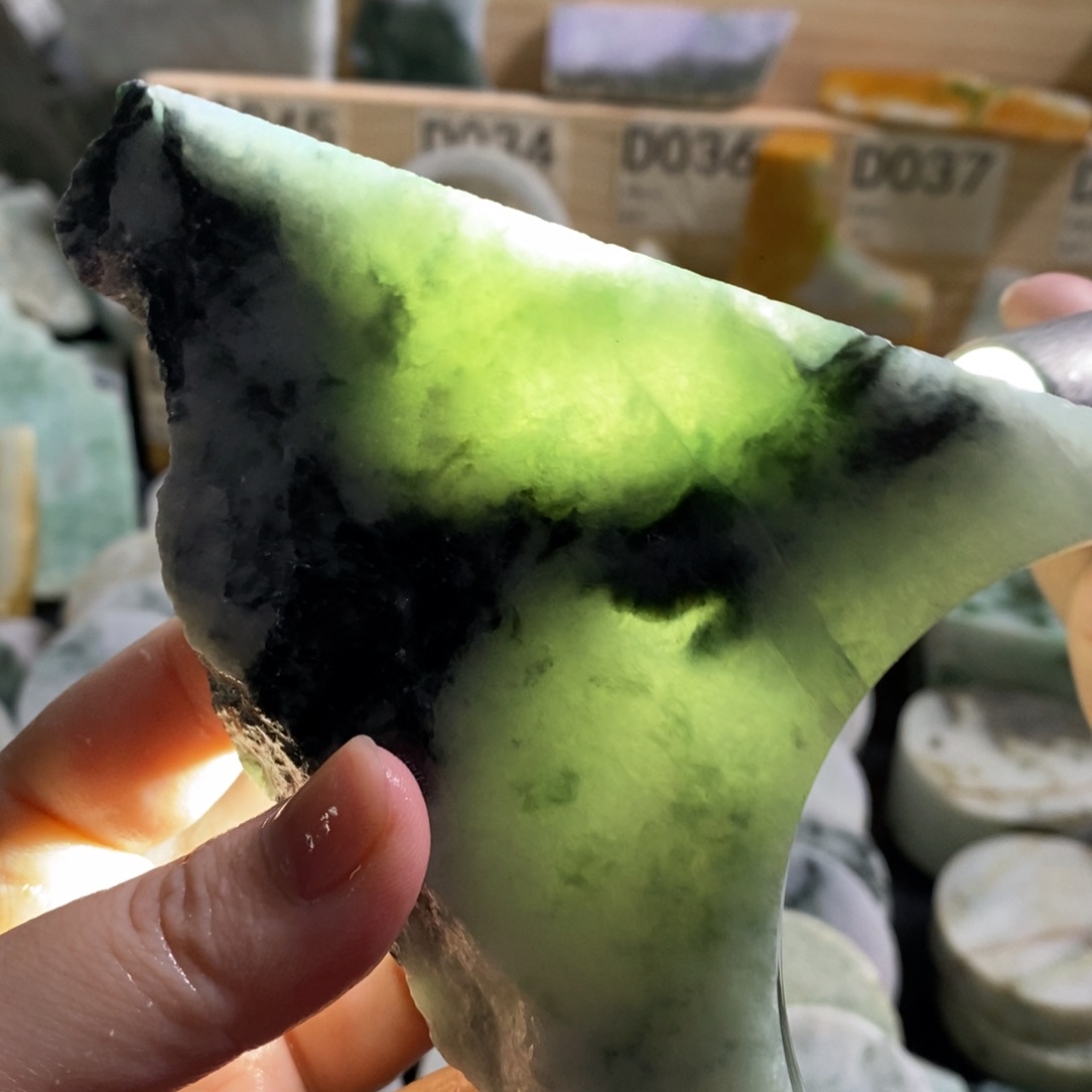 颈饰未镶嵌翡翠天然翡翠