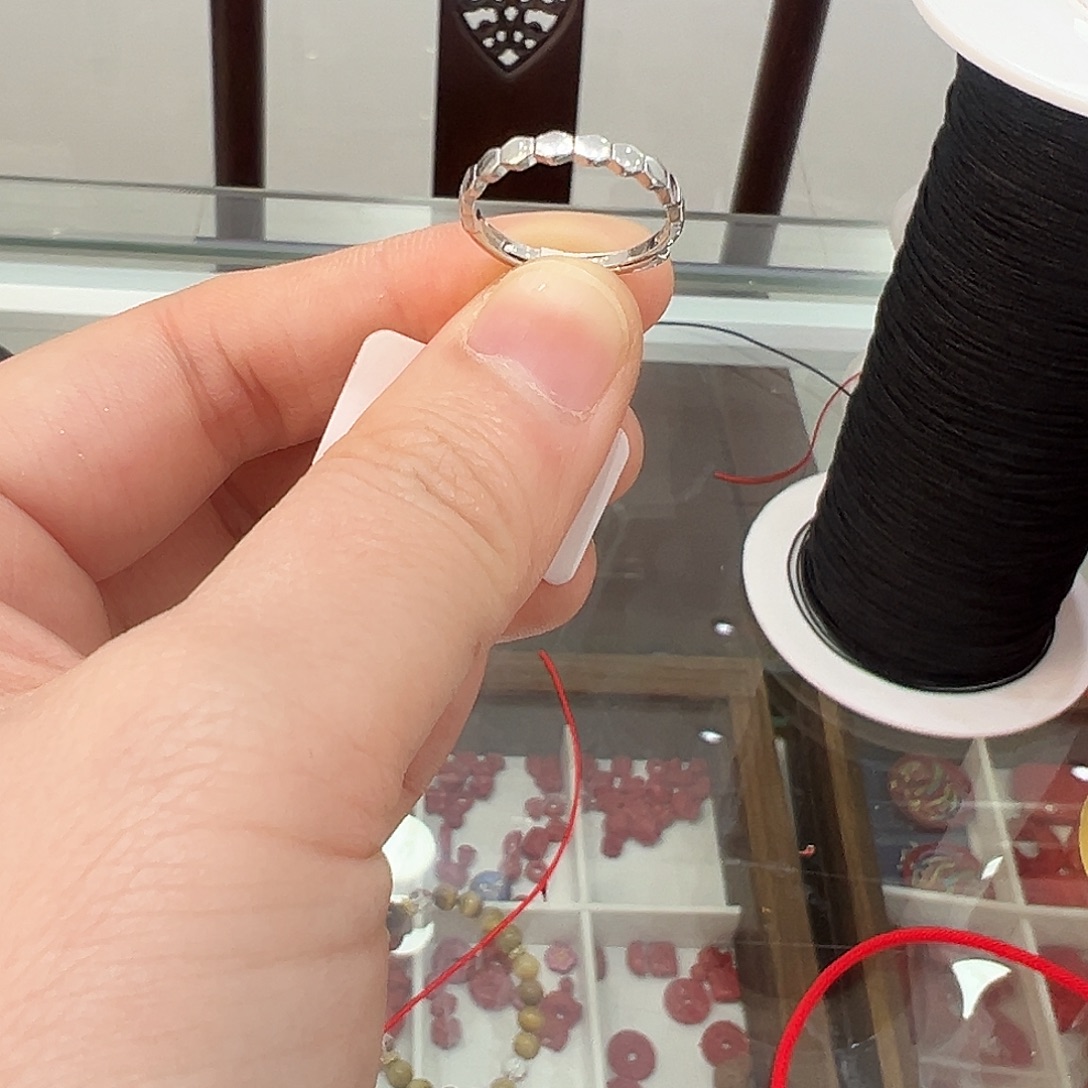 天然辰砂戒指 可以调节大小