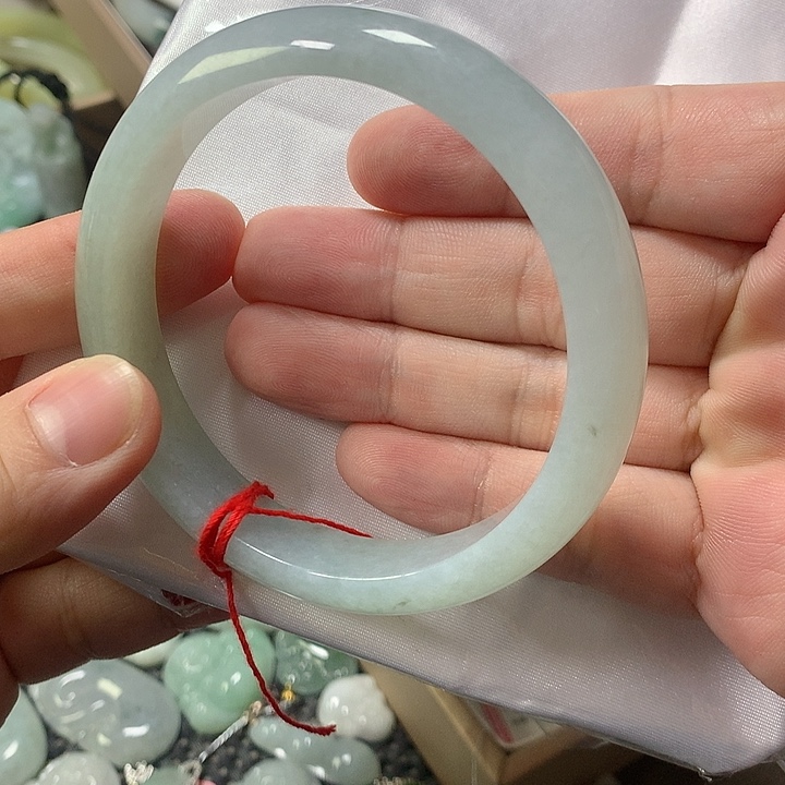 翡翠颈饰未镶嵌63圈