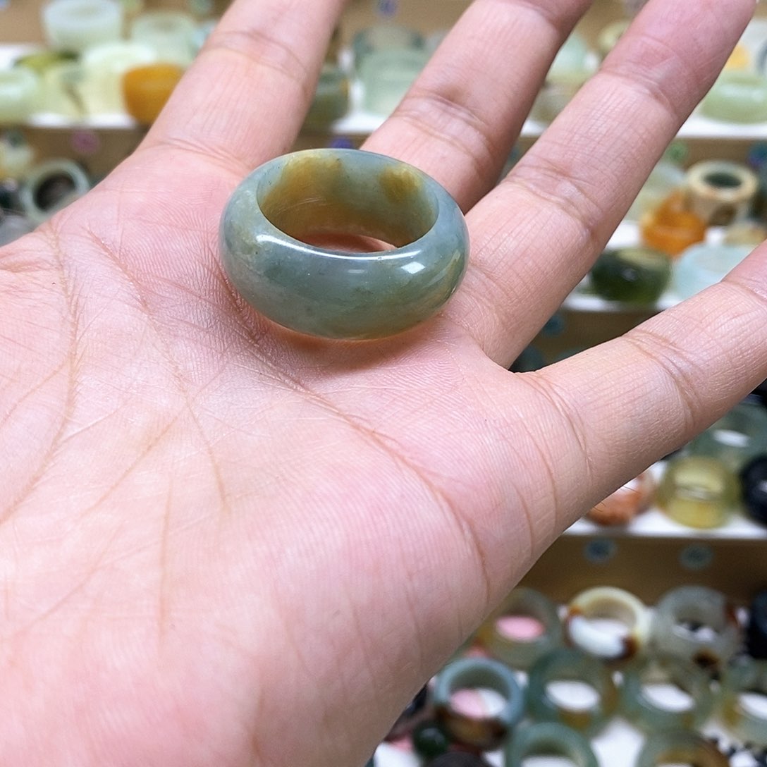 岫玉未镶嵌天然玉石四*