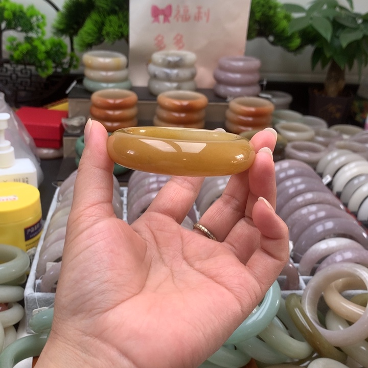 石英质玉未镶嵌手镯