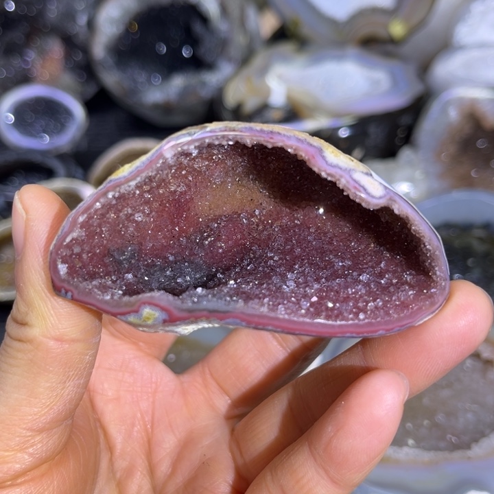 珠宝半成品未镶嵌水晶红晶洞