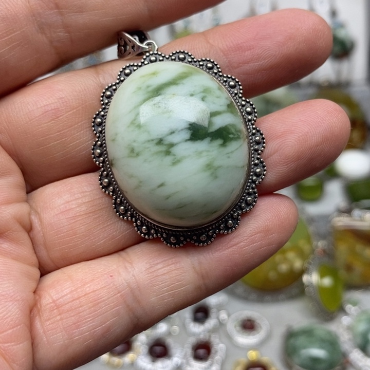 蛇纹石玉吊坠银S925镶嵌