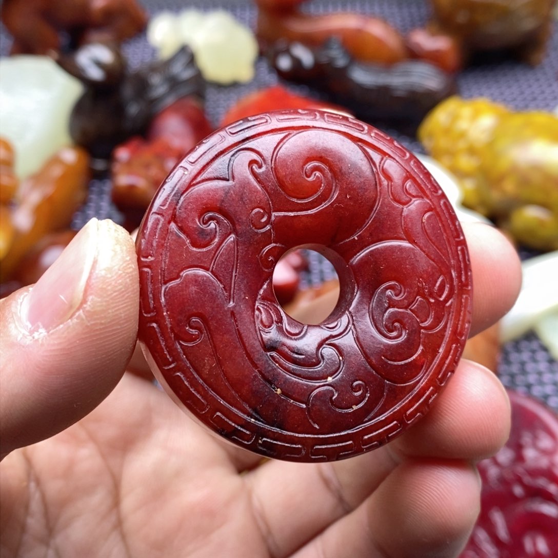 蛇纹石玉颈饰未镶嵌