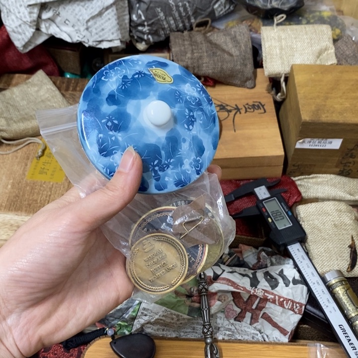 摆件中古工艺品一件