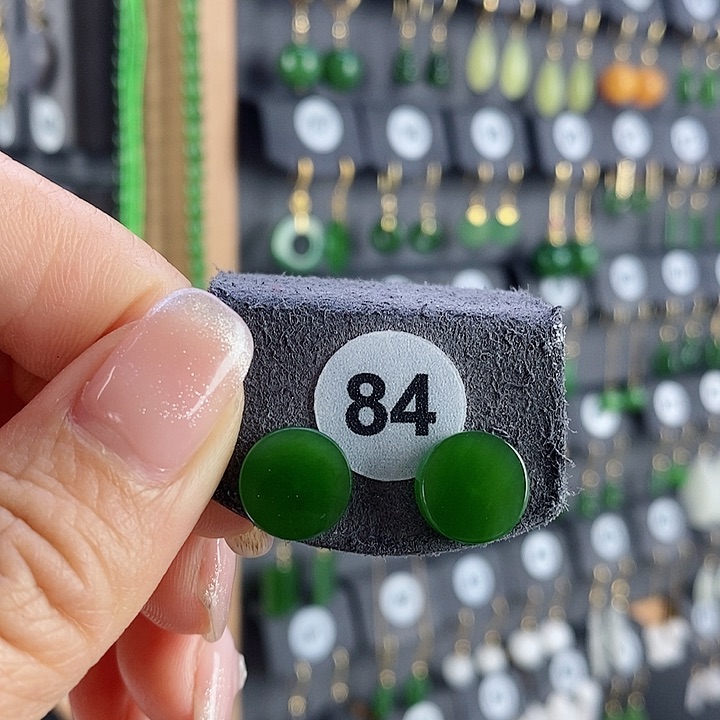 和田玉18K金镶嵌耳饰