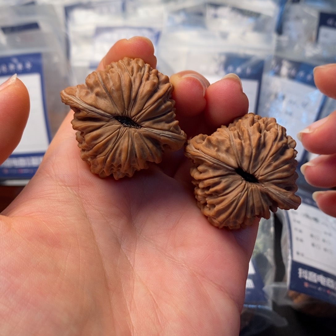 文玩核桃吊坠✔**森41汉高楼