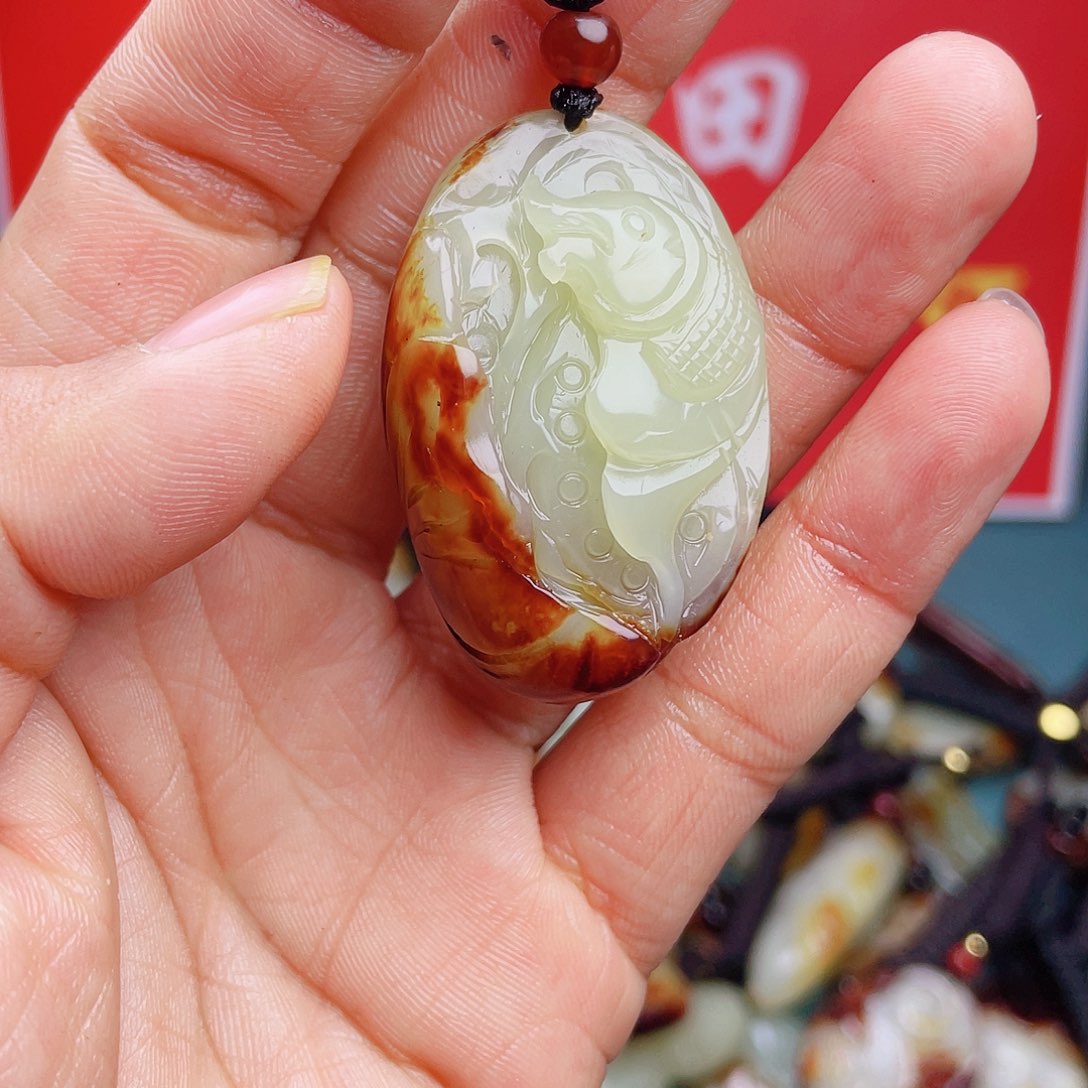 和田玉颈饰未镶嵌