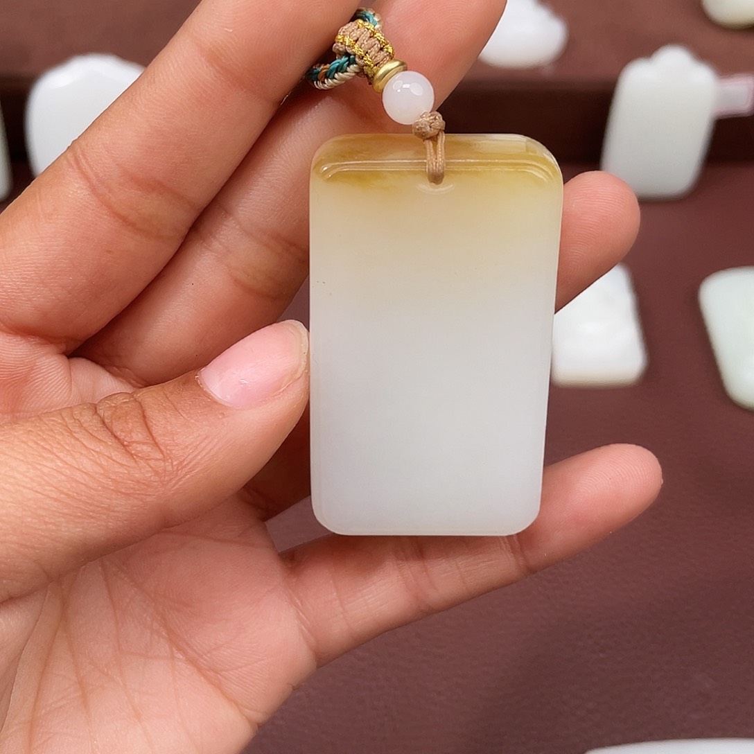 和田玉颈饰未镶嵌浣**林