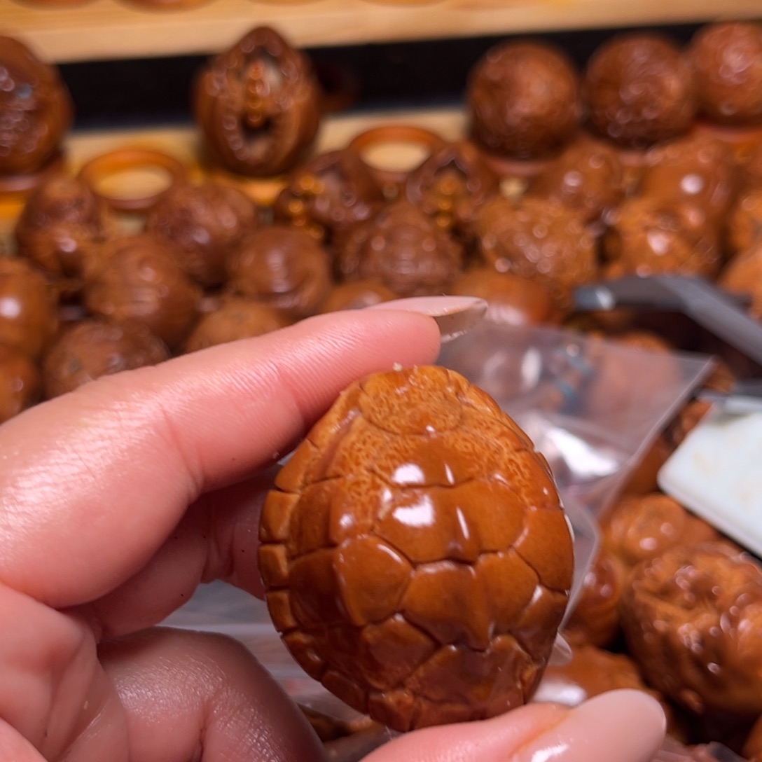 J***R橄榄核把件富甲3.7