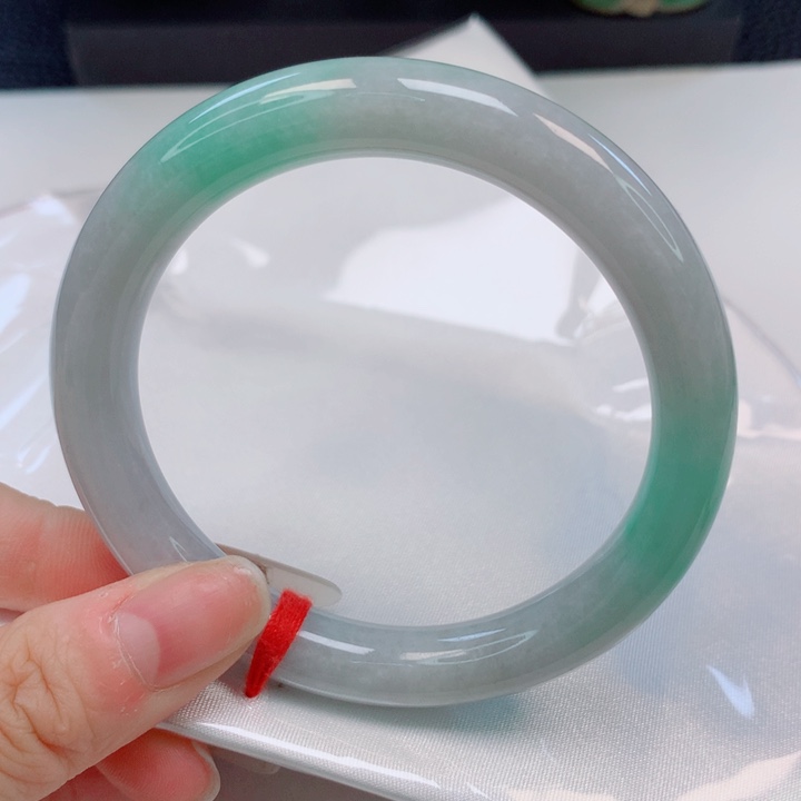 翡翠手镯（圆镯）未镶嵌