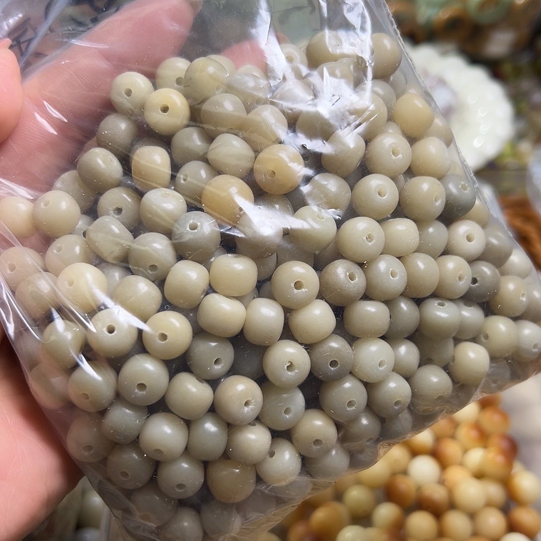 白玉菩提吊坠卡10灰桶500颗