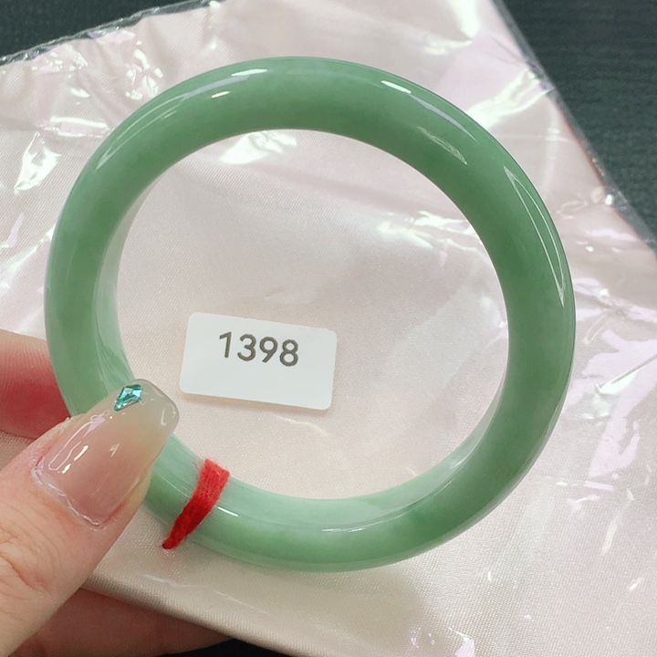 翡翠手镯未镶嵌天然翡翠手镯01