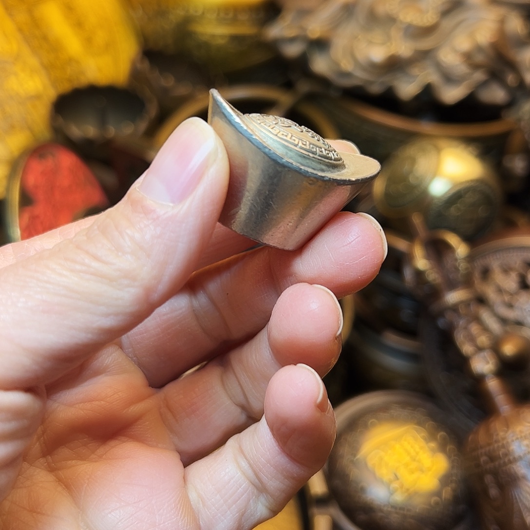 精美铜器工艺品等