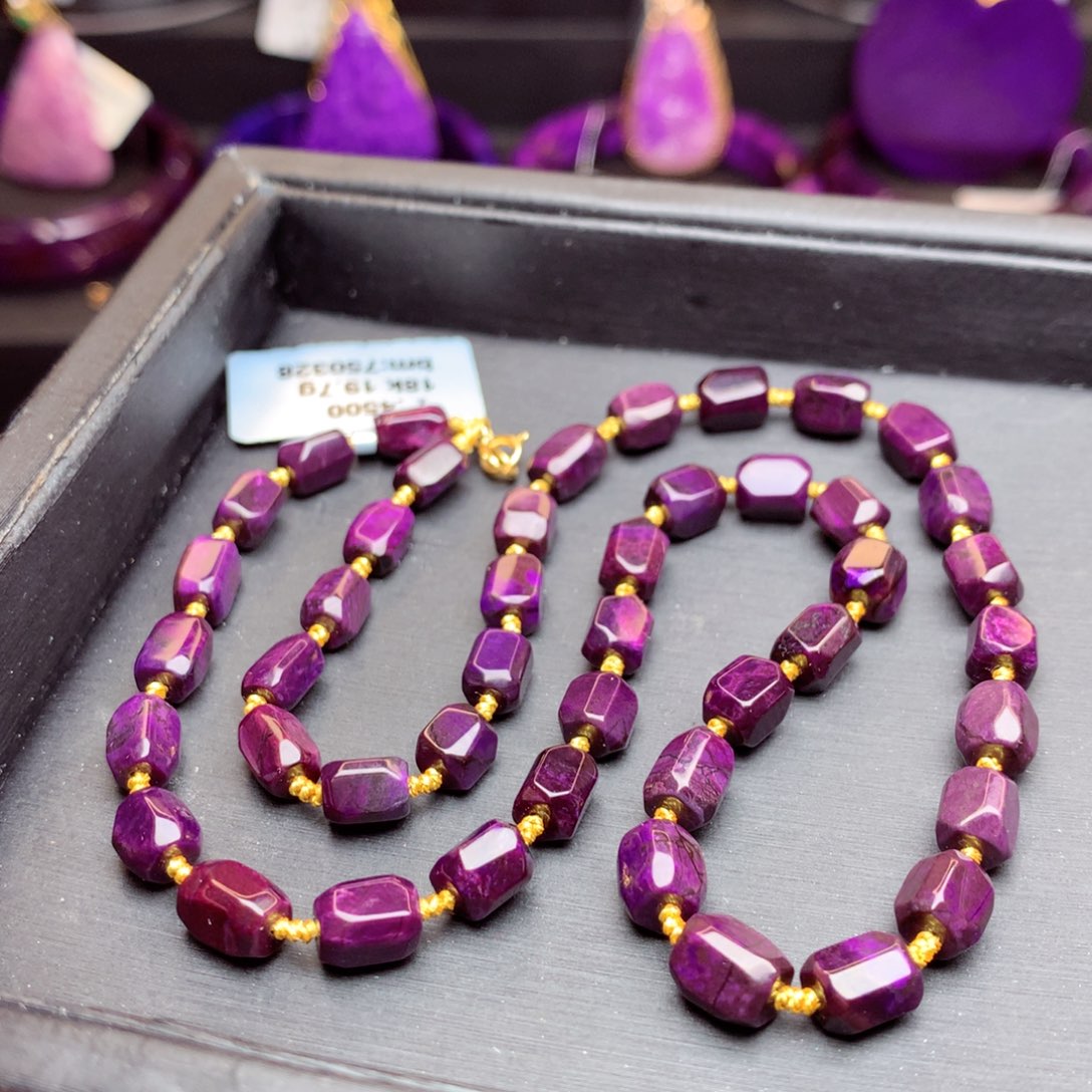 18K金镶嵌苏纪石（舒俱来）项链