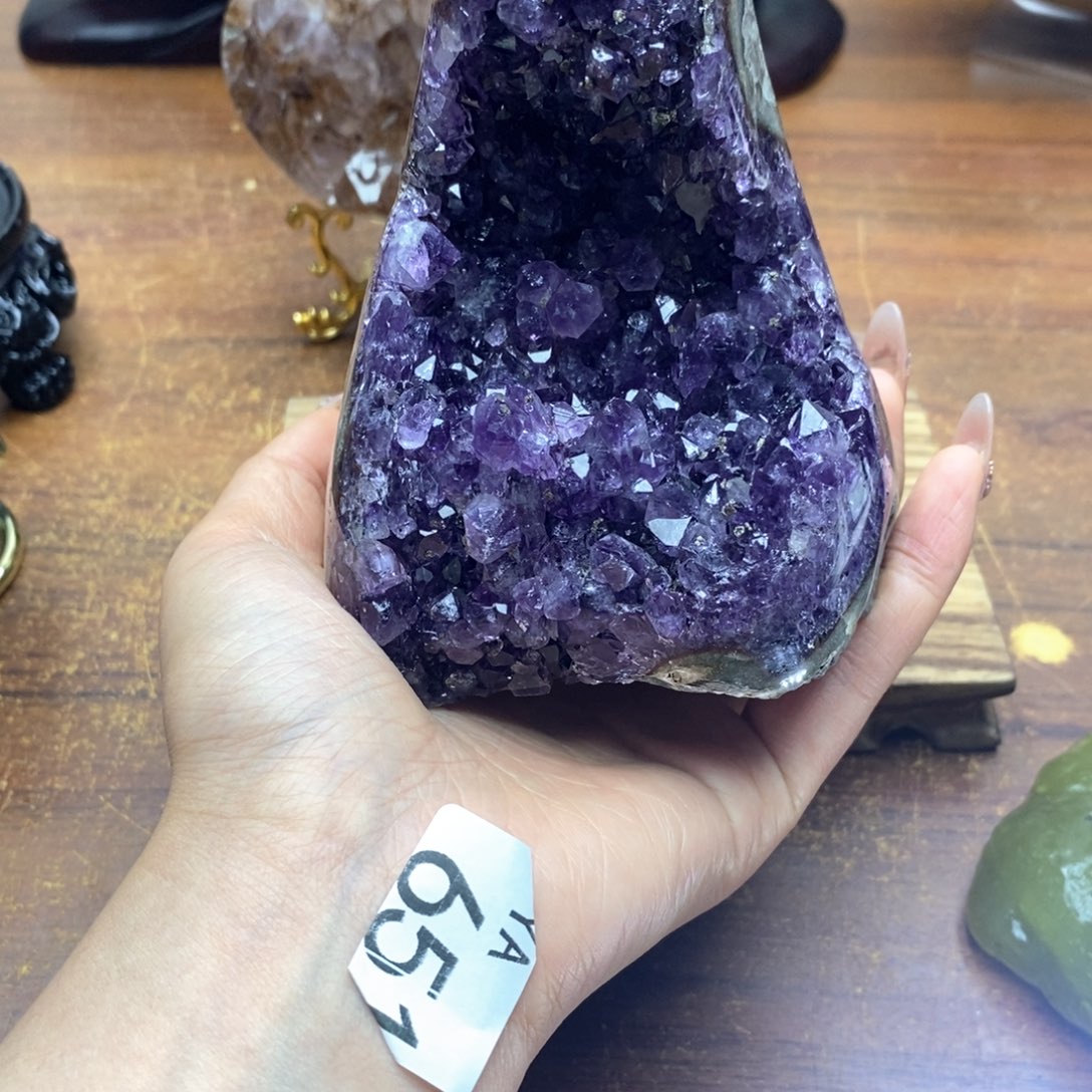 未镶嵌水晶大型摆件（非配饰）