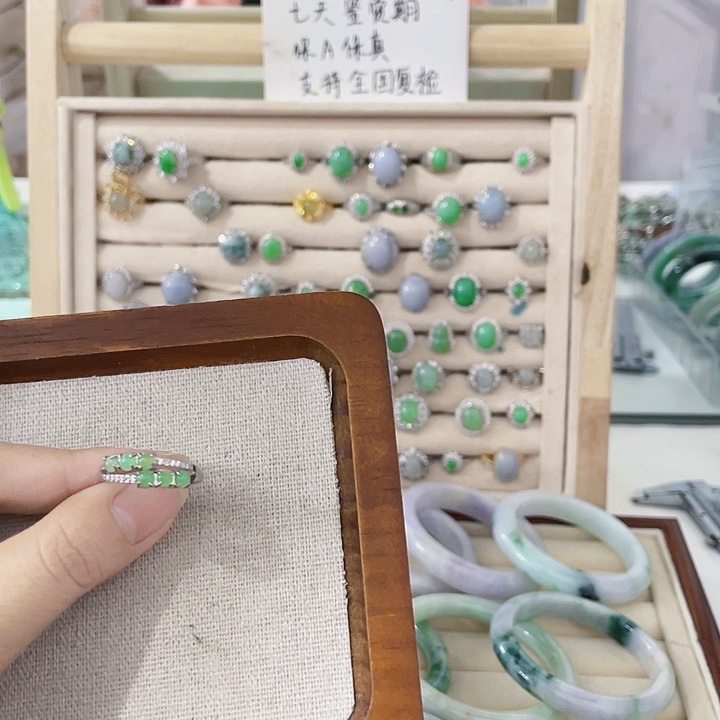 翡翠未镶嵌颈饰天然翡翠Ａ货