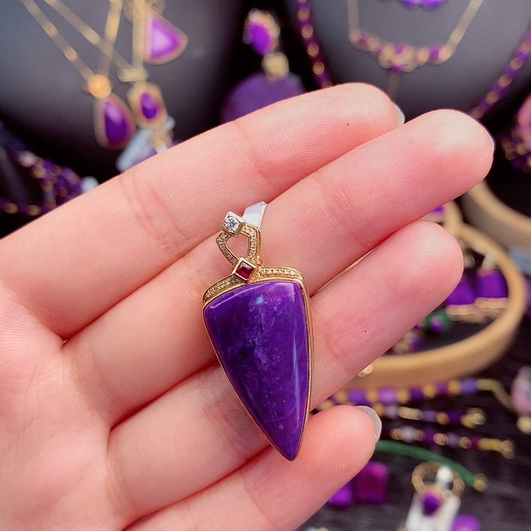 苏纪石（舒俱来）吊坠18K金镶嵌