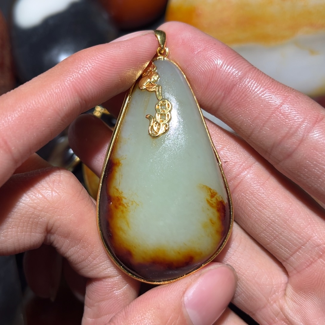 和田玉未镶嵌珠宝奇石