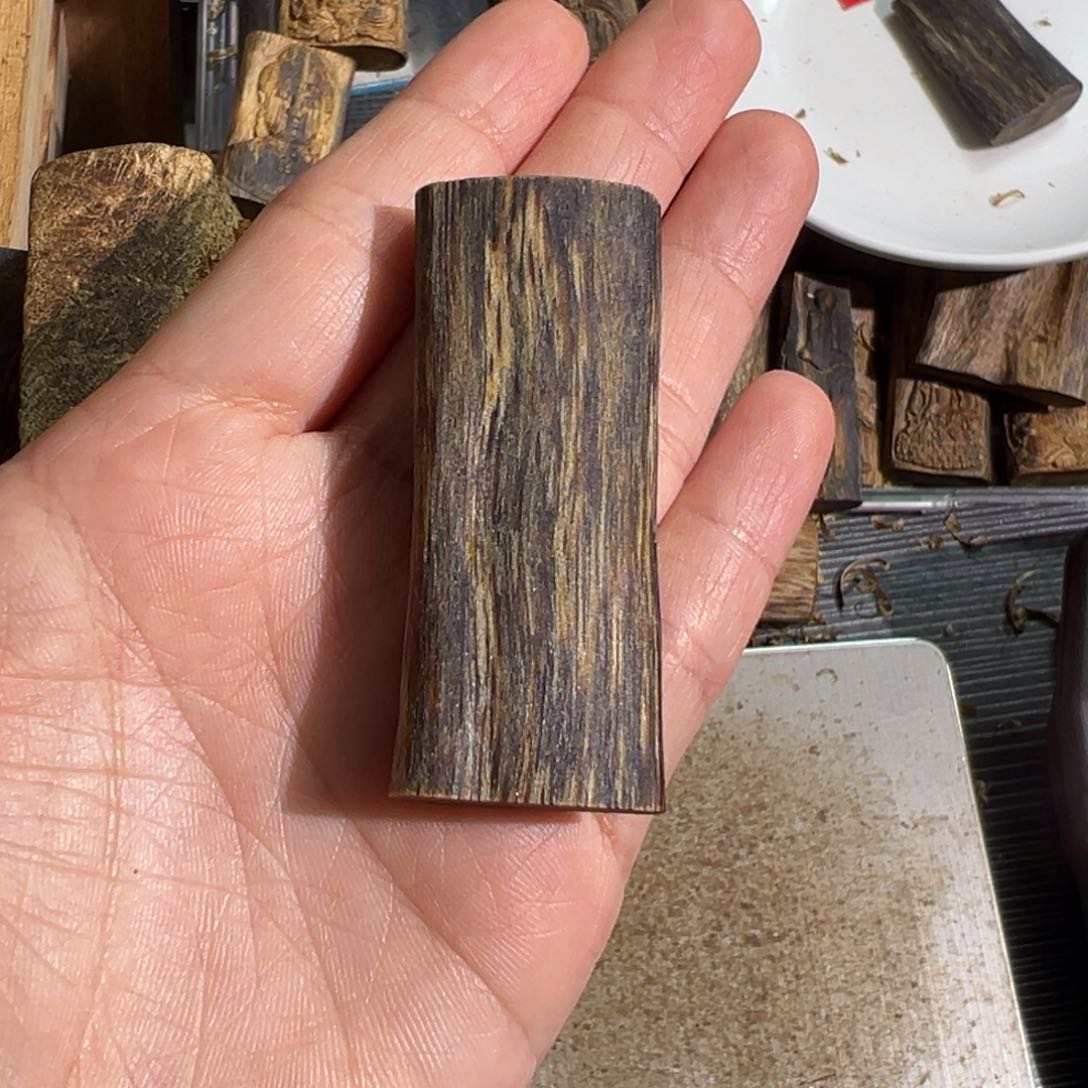 沉香吊坠绿奇楠吊坠7.6克