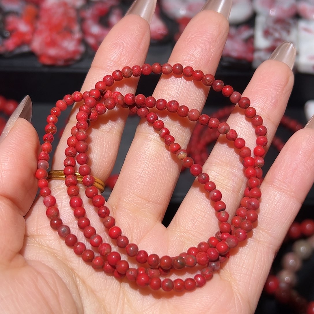 天然辰砂原石卡3mm 克重9.2