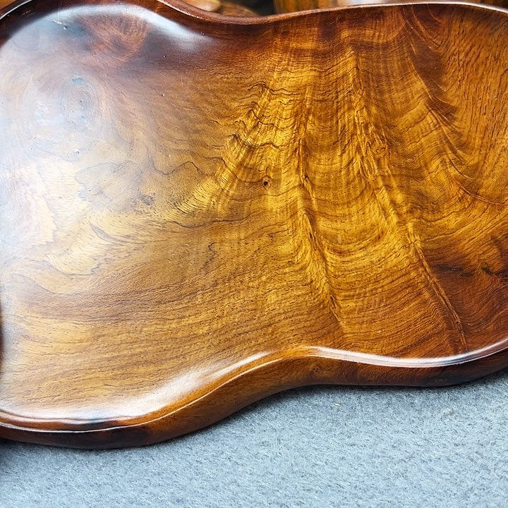 大**闲缅甸花梨木盘子一个