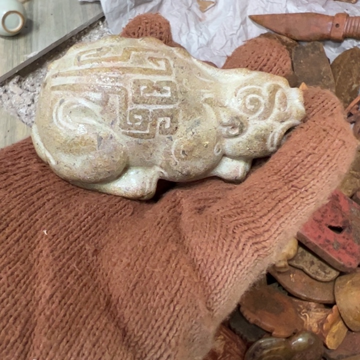 风***筝和田玉（黄玉）未镶嵌挂件