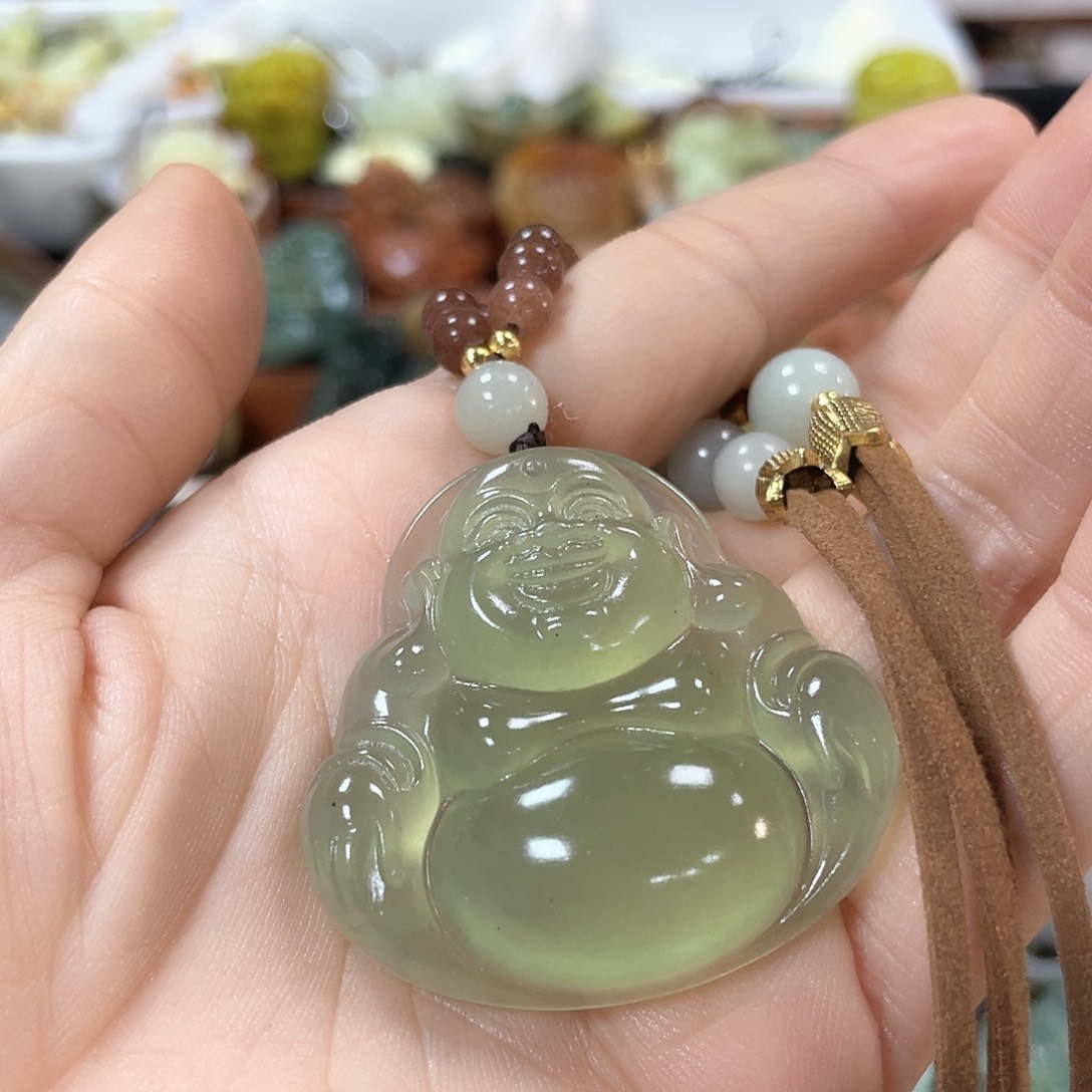 蛇纹石玉颈饰未镶嵌