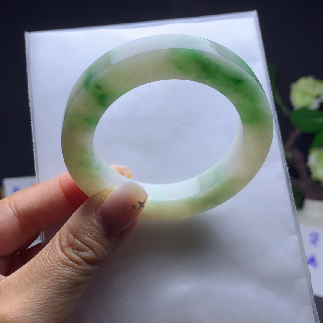 定制翡翠未镶嵌翡翠手镯