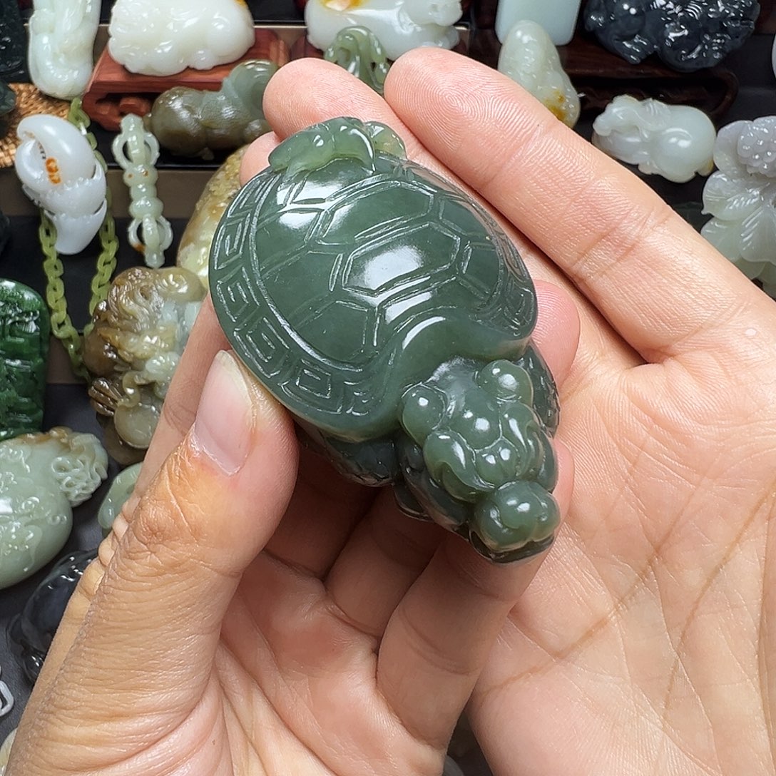 和田玉未镶嵌把件