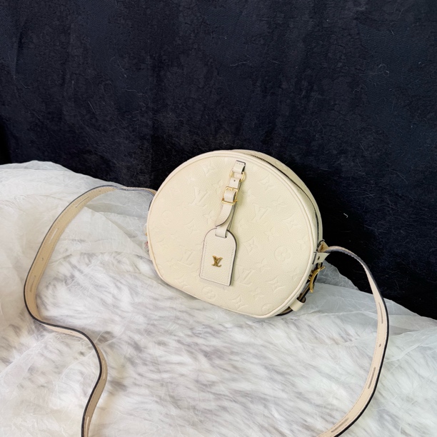 95新 LouisVuitton/路易威登 白花圆饼单肩斜挎包
