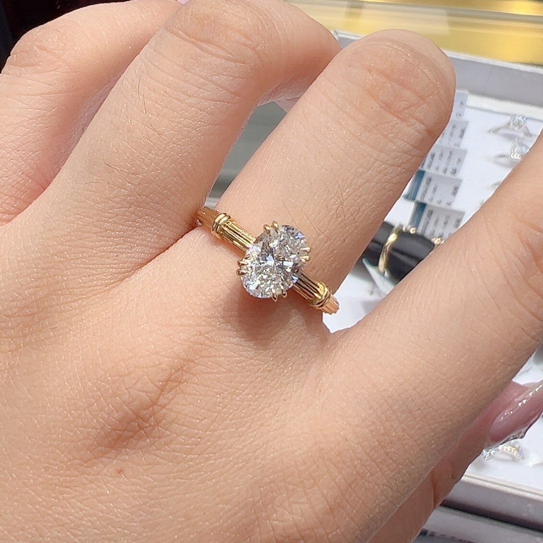 实验室培育钻石18K金镶嵌嘉**蓓1.078ct