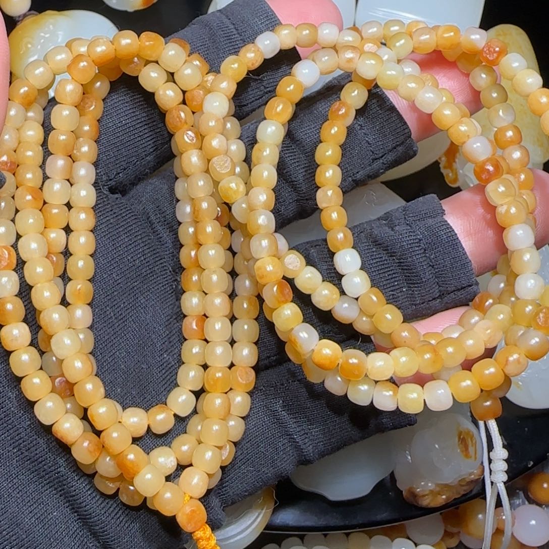 y***b和田玉未镶嵌颈饰