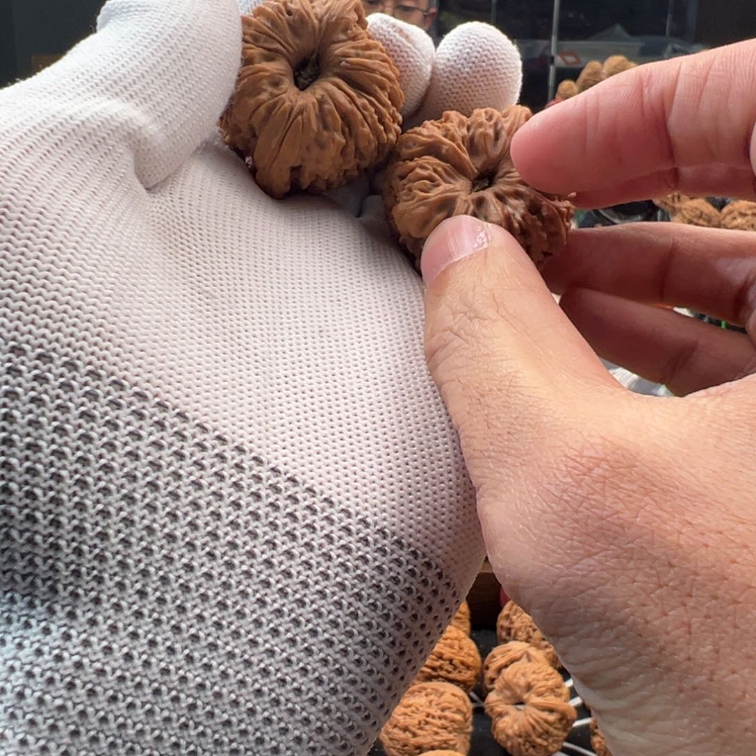 月***盒吊坠文玩核桃拉丝团子