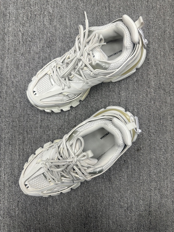 99新 Balenciaga/巴黎世家 41 巴黎世家track 老爹鞋 白色