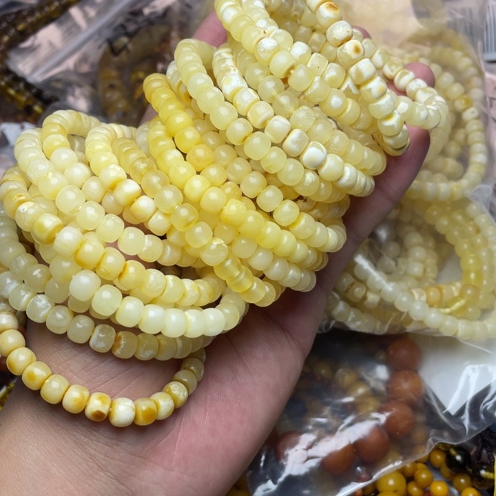 未镶嵌琥珀珠宝奇石
