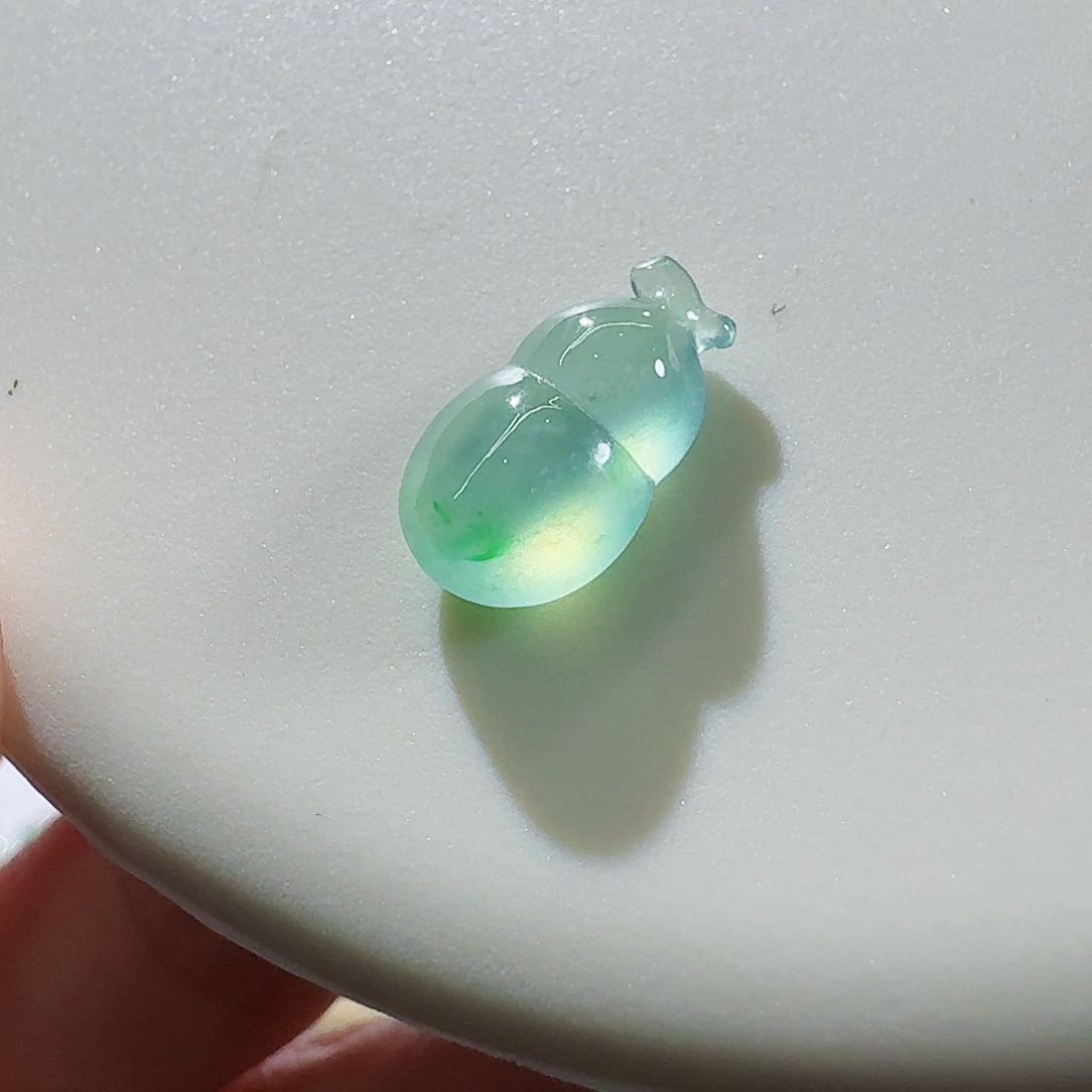 翡翠颈饰未镶嵌葫芦