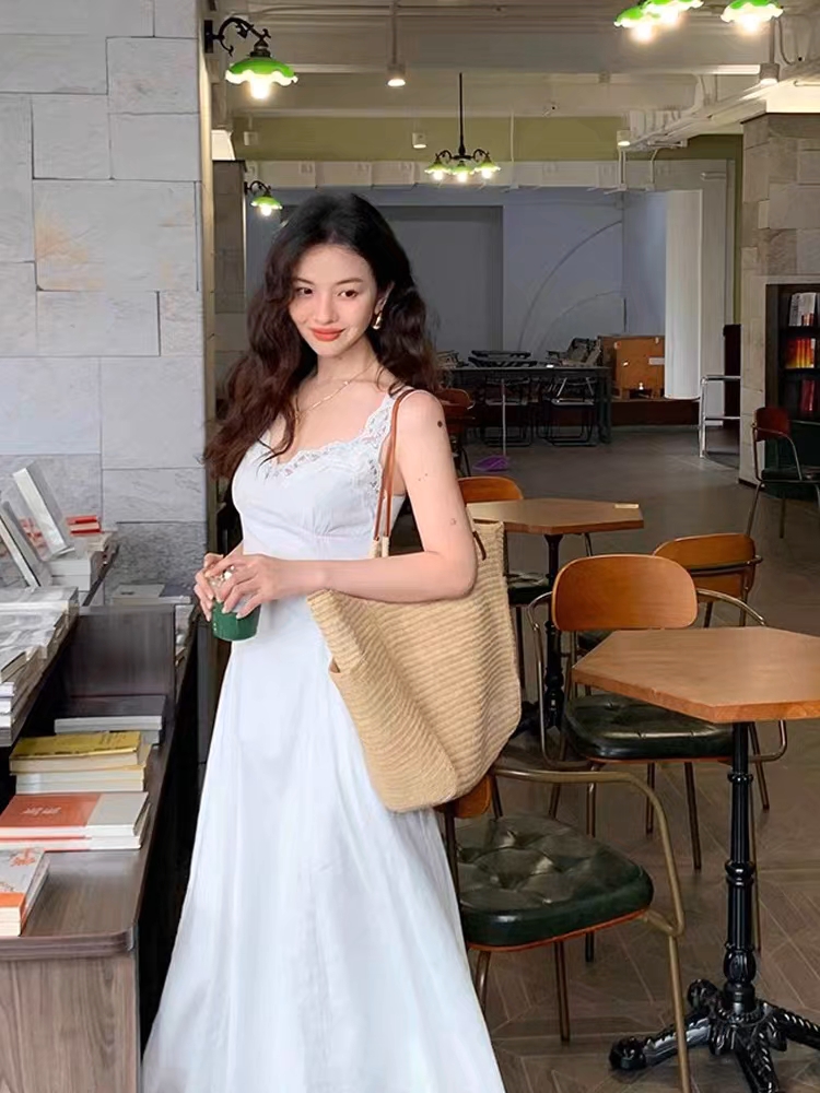法式复古镂空性感蕾丝边V领吊带大摆连衣裙女夏季