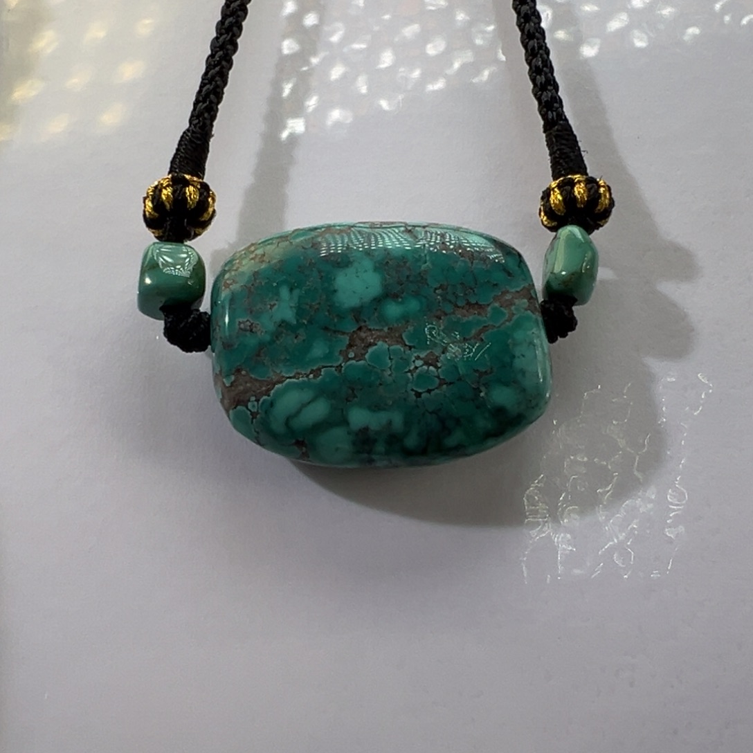 绿松石未镶嵌挂件