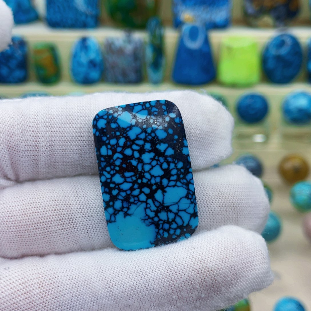 未镶嵌绿松石颈饰