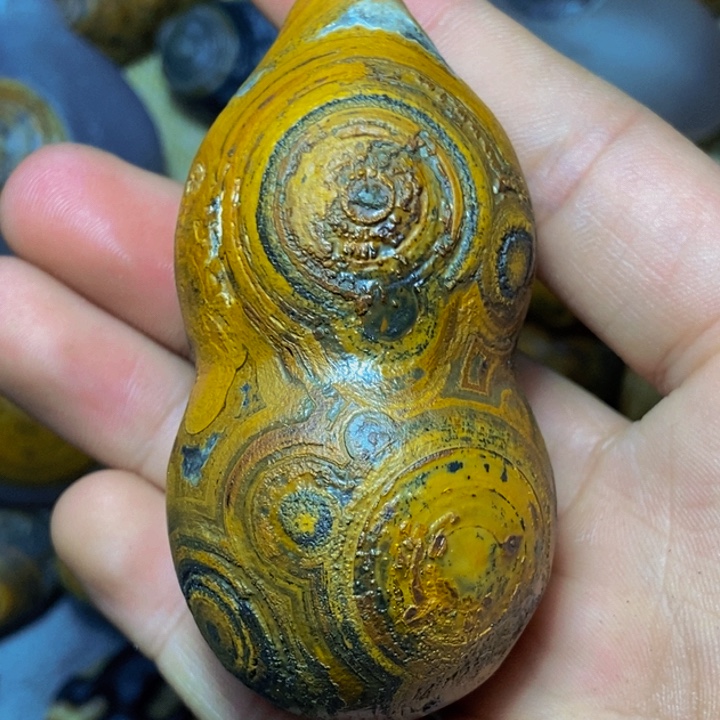 淡***定大叶紫檀（黑酸枝木类）
