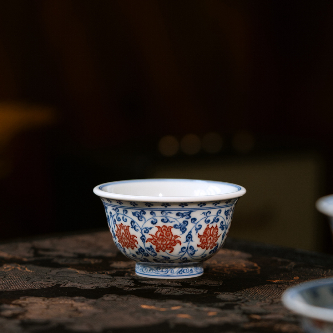 望月怀古青花釉里红压手杯