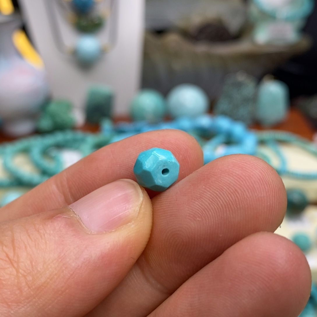 绿松石未镶嵌珠宝奇石8.6×7.4