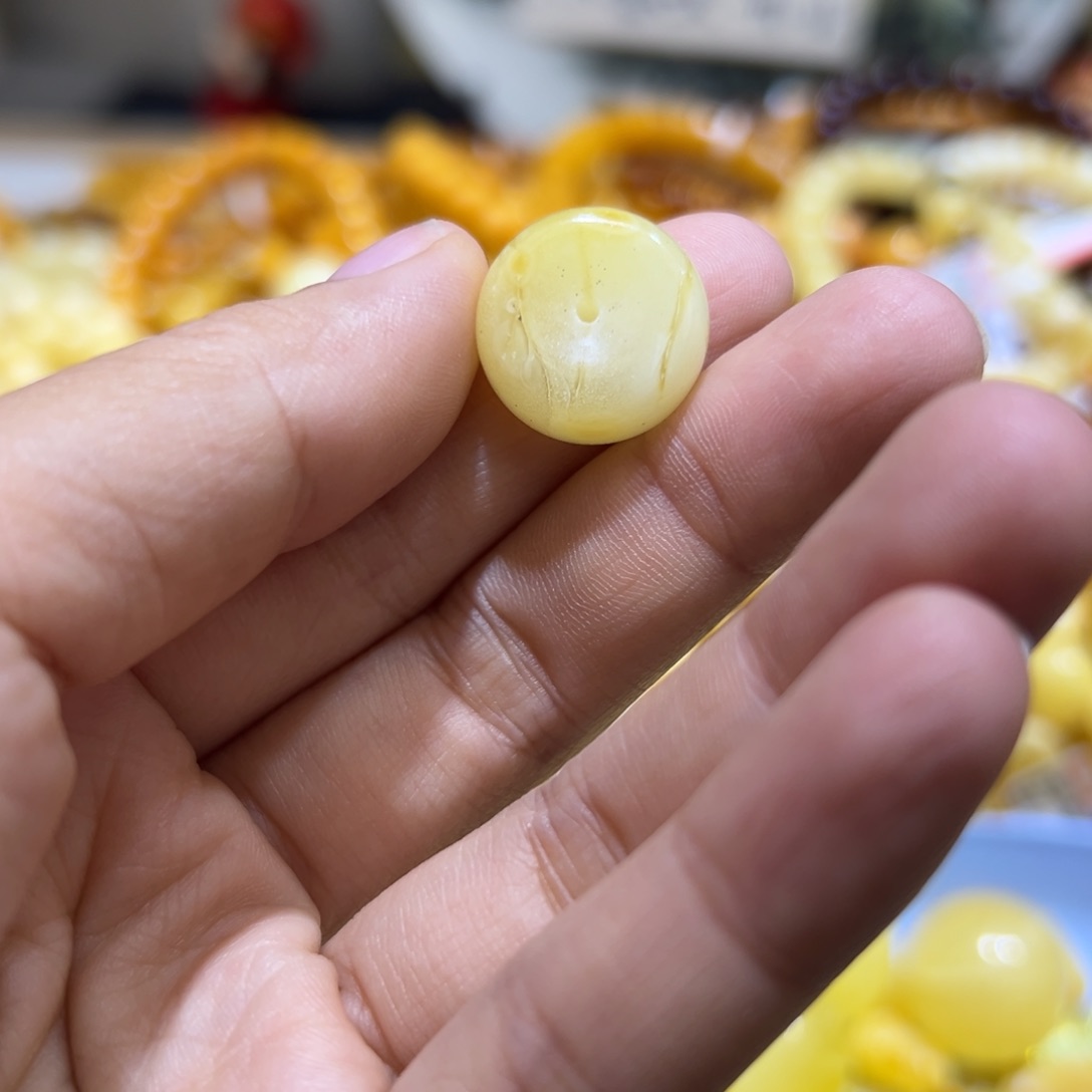 琥珀珠宝奇石未镶嵌