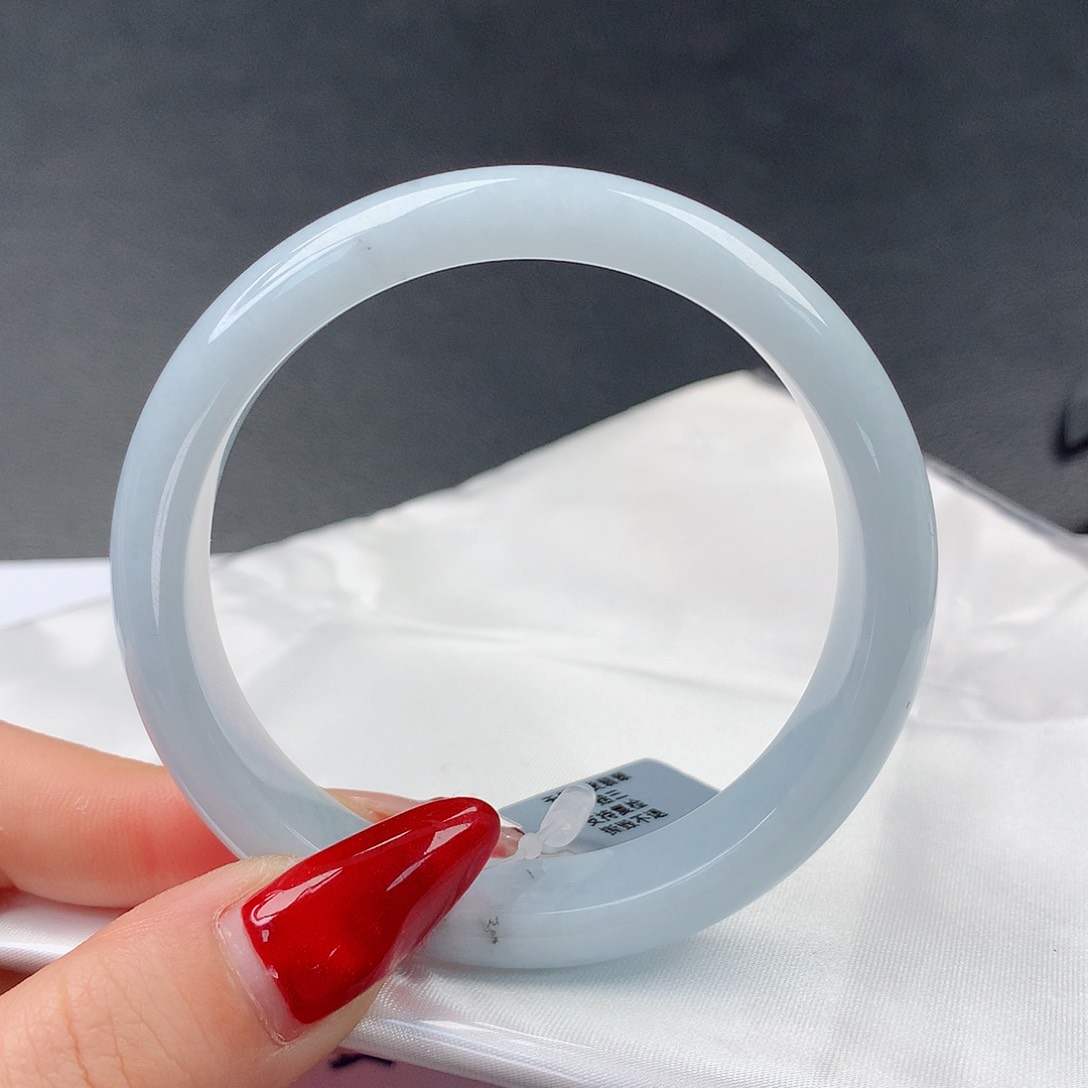 翡翠手镯未镶嵌56正55