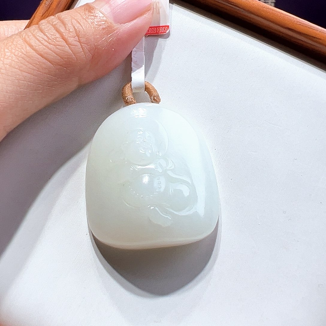 和田玉吊坠未镶嵌