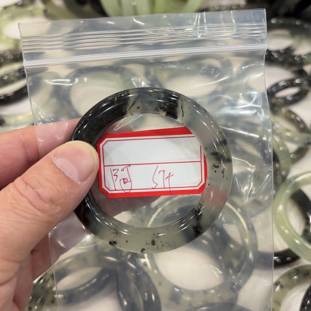 蛇纹石玉手镯未镶嵌阿*